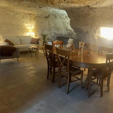 מונלואי-סור-לטאר Troglo Entre Caves Et Chateaux מראה חיצוני תמונה